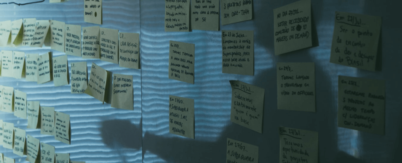 Many small notes taped to a wall with tips for improving your memory
