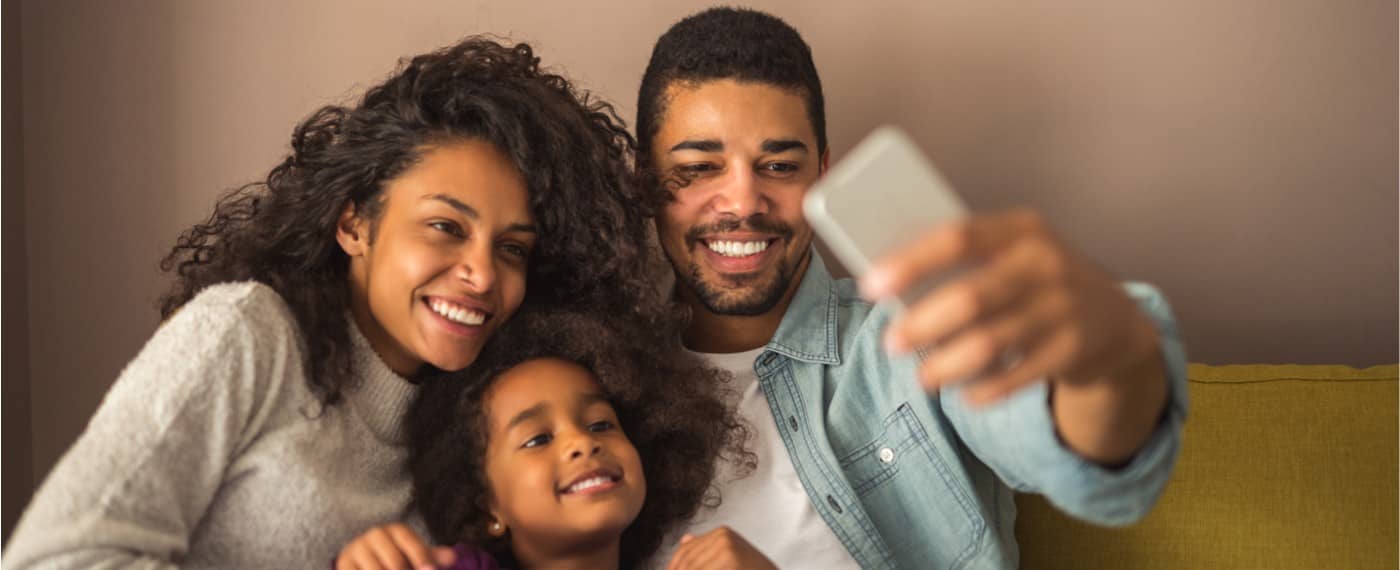 separated parents successfully co-parenting their young daughter