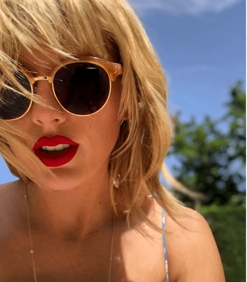 Taylor Swift dealing with social anxiety