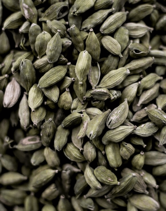 A large pile of Cardamom