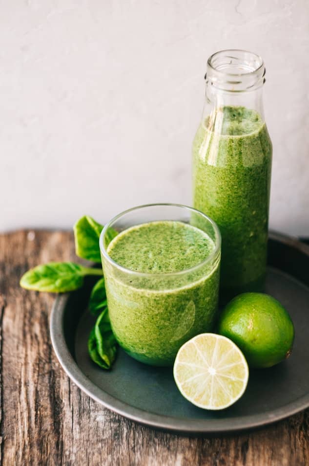Spinach and Apple De-bloating Juice