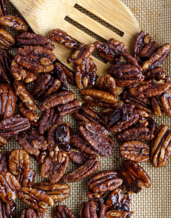 Fresh pecans packed with nutrients that aid in weight loss